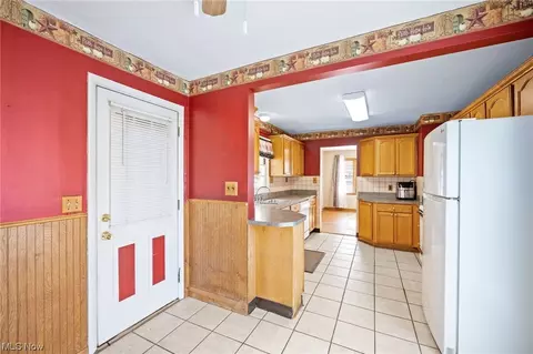 5602 Ackley Rd, Parma, OH 44129 photo 13