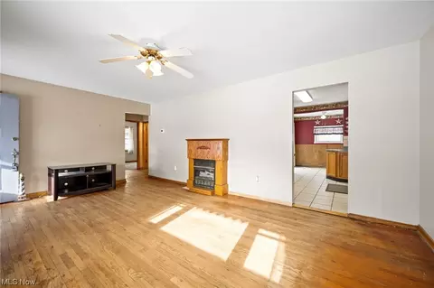 5602 Ackley Rd, Parma, OH 44129 photo 6