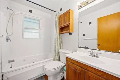5602 Ackley Rd, Parma, OH 44129 photo 15