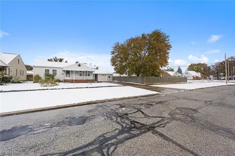 5602 Ackley Rd, Parma, OH 44129 photo 27