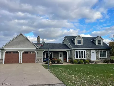9104 Cherry Rd, Vermilion, OH 44089