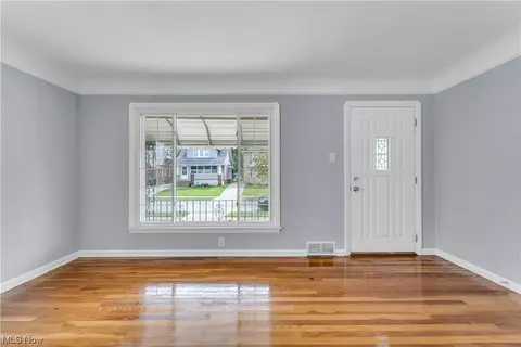 4102 Pershing Ave, Parma, OH 44134 photo 4