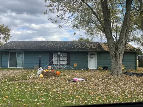6240 Georgia Rd, Nashport, OH 43830
