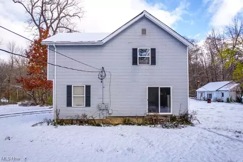 7456 Jackson Rd, Chagrin Falls, OH 44023