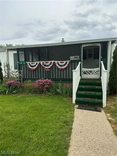 94 G St SW, Navarre, OH 44662