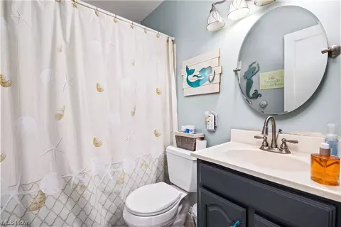 2221 E 35th St, Lorain, OH 44055 photo 11