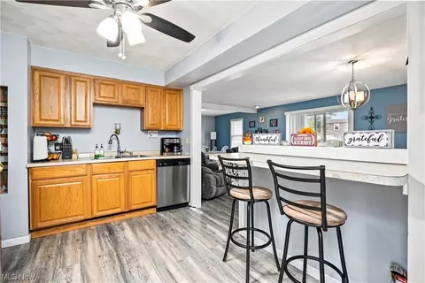 2221 E 35th St, Lorain, OH 44055 photo 17