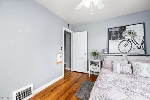 2221 E 35th St, Lorain, OH 44055 photo 8