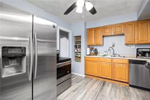 2221 E 35th St, Lorain, OH 44055 photo 15