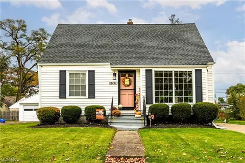 2221 E 35th St, Lorain, OH 44055