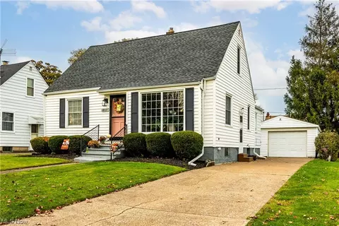 2221 E 35th St, Lorain, OH 44055 photo 2