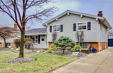 1279 Giesse Dr, Mayfield Heights, OH 44124
