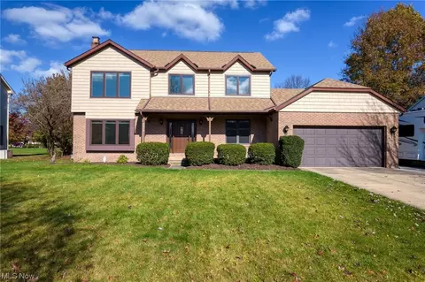 4372 Bunker Ln, Stow, OH 44224