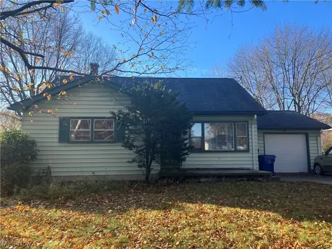 3805 Dunbar St, Youngstown, OH 44515