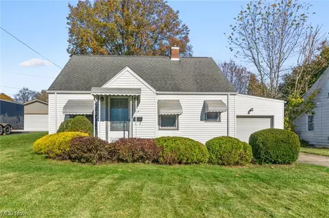 57 Helena Dr, Struthers, OH 44471