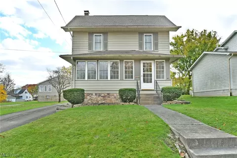 388 Maplewood Ave, Struthers, OH 44471