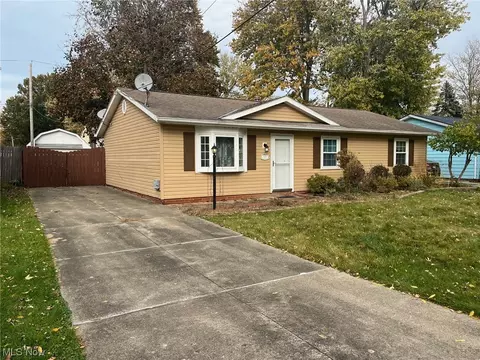 35441 King Dr, Eastlake, OH 44095