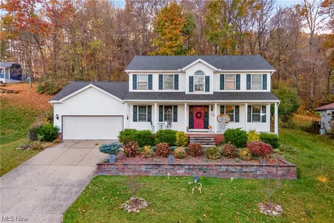 526 Snazzy Cir SW, New Philadelphia, OH 44663