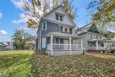 330 13th, Elyria, OH 44035 photo 2