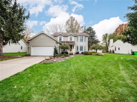 33401 Chatham Dr, Avon Lake, OH 44012