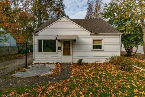 726 E 347th St, Eastlake, OH 44095