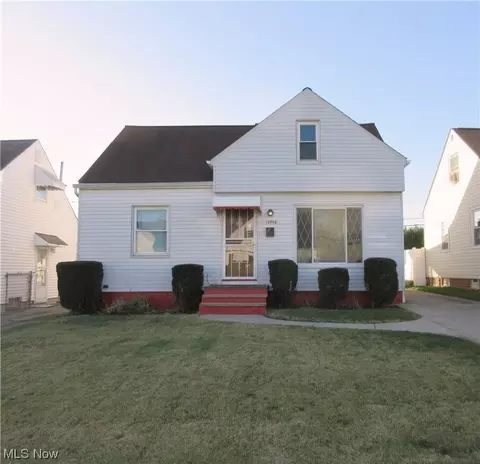 15908 Edgewood Ave, Maple Heights, OH 44137