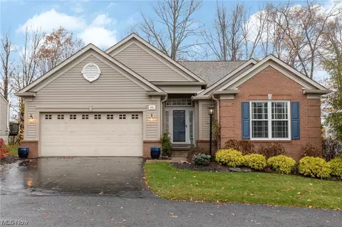 531 Covington Ln, Chagrin Falls, OH 44023