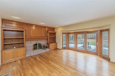 2946 Mill Gate Dr, Willoughby Hills, OH 44094 photo 4