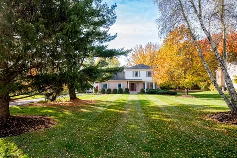 2552 Harland Dr, Hudson, OH 44236