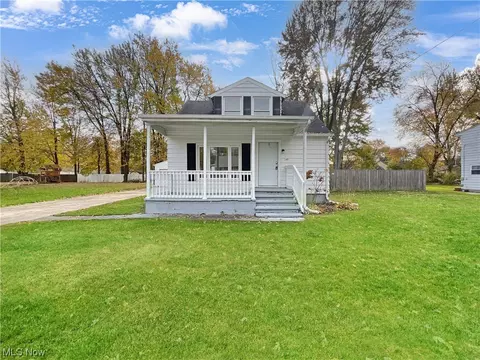 145 Parmely Ave, Elyria, OH 44035