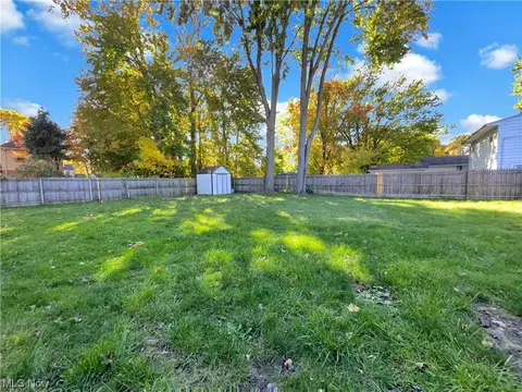 145 Parmely Ave, Elyria, OH 44035 photo 16