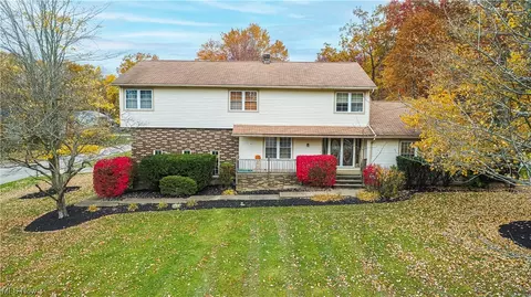 8829 Eagle Rd, Kirtland, OH 44094