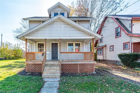 870 Saxon Ave, Akron, OH 44314