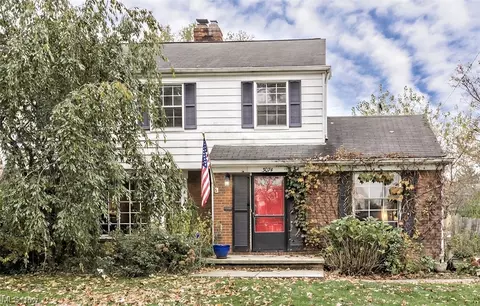 3074 Keswick Rd, Shaker Heights, OH 44120
