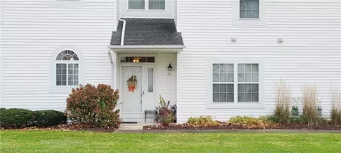 76 Vista Cir, North Olmsted, OH 44070