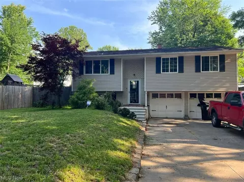 6200 Maxwell Dr, Madison, OH 44057