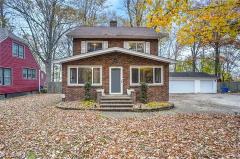 105 Keewaydin Dr, Timberlake, OH 44095