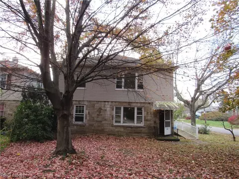 2442 E Market St, Akron, OH 44312