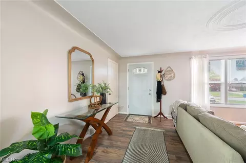 620 Edison St, Struthers, OH 44471 photo 4