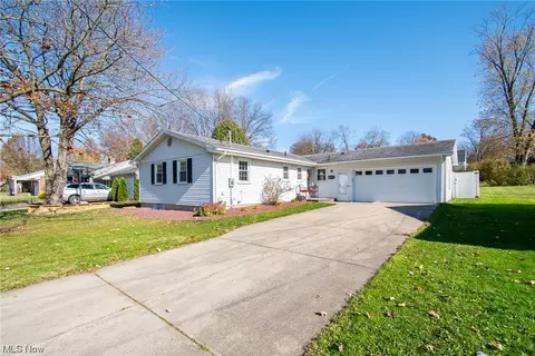 7209 Clovermeade Ave, Poland, OH 44514