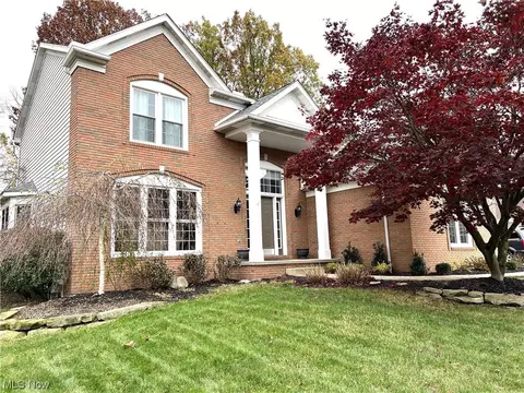 18583 Northrup Ln, Strongsville, OH 44149