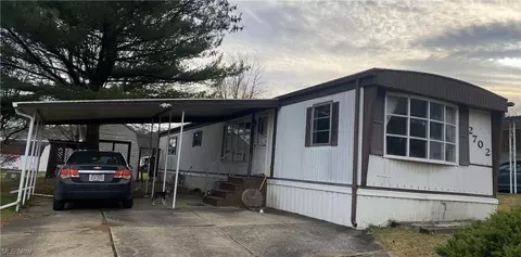 2702 Barn Dr SW, Canton, OH 44706