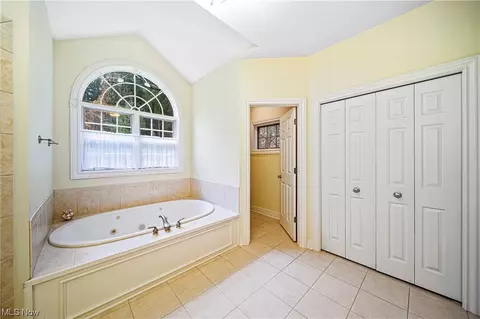 2584 Dodd Rd, Willoughby Hills, OH 44094 photo 13