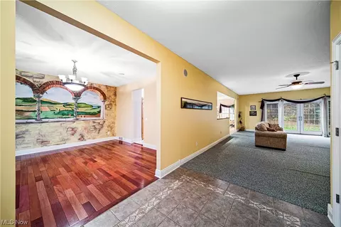 2584 Dodd Rd, Willoughby Hills, OH 44094 photo 6