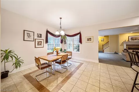 2584 Dodd Rd, Willoughby Hills, OH 44094 photo 5