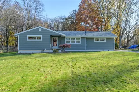 654 Senn Dr, Tallmadge, OH 44278