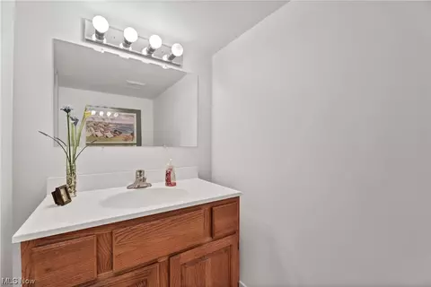 5740 Hauserman Rd, Parma, OH 44130 photo 34