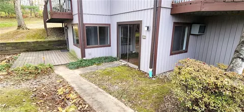 2095 Pinebrook Trl, Cuyahoga Falls, OH 44223