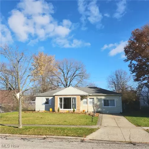 9880 Newkirk Dr, Parma Heights, OH 44130