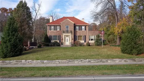 199 E Garfield Rd, Aurora, OH 44202